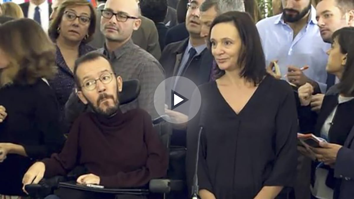 Carolina Bescansa y Pablo Echenique, este martes en el Congreso.