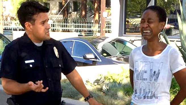 Multado con 500 dólares el agente acusado de racista por la actriz de ‘Django’ Daniele Watts