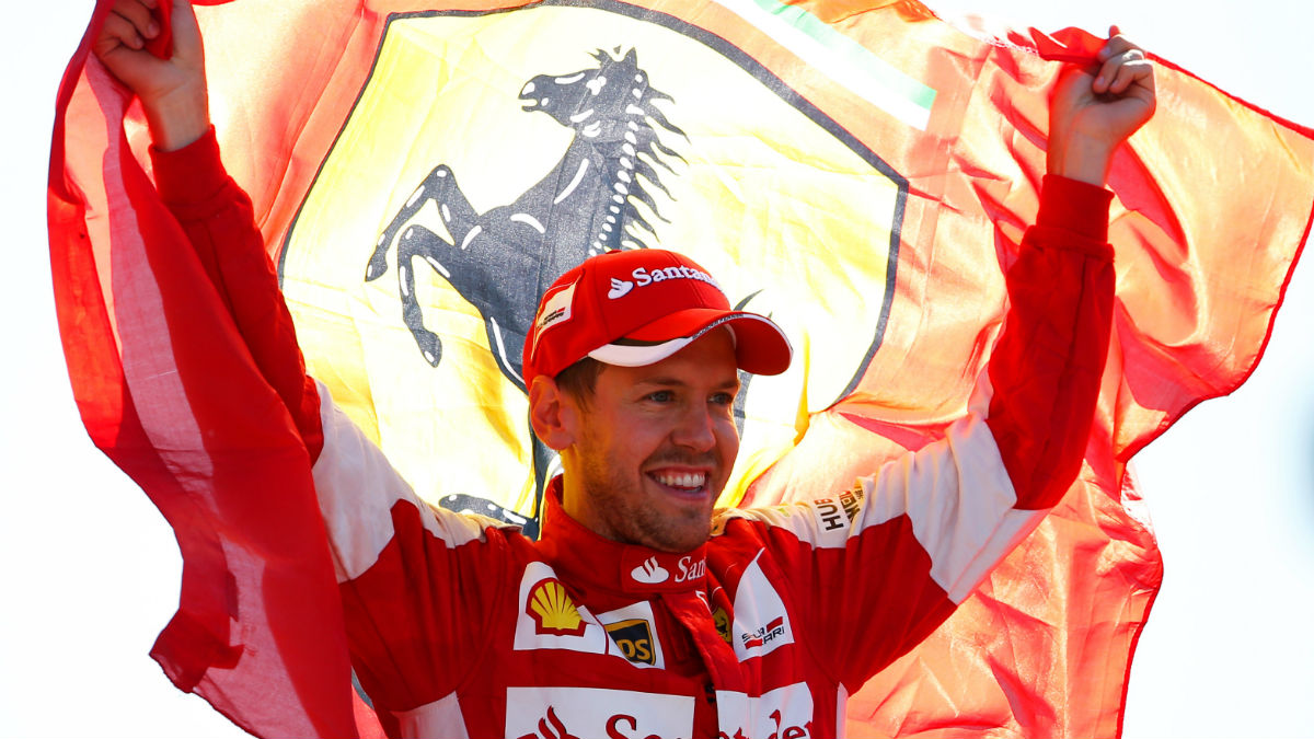 Sebastian Vettel ha mostrado su amor incondicional a Ferrari ante los rumores que le situaban en Mercedes. (Getty)