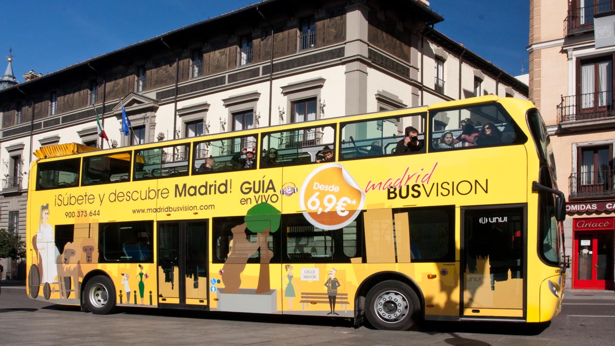 Autobús de la empresa BusVisión.