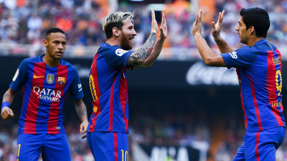Neymar, junto a Messi y Luis Suárez. (AFP)