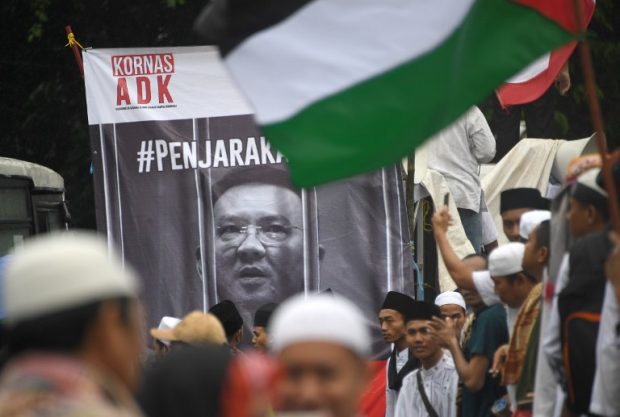 Comienza el juicio al gobernador cristiano de Yakarta que dijo que un musulmán puede votar a un no musulmán