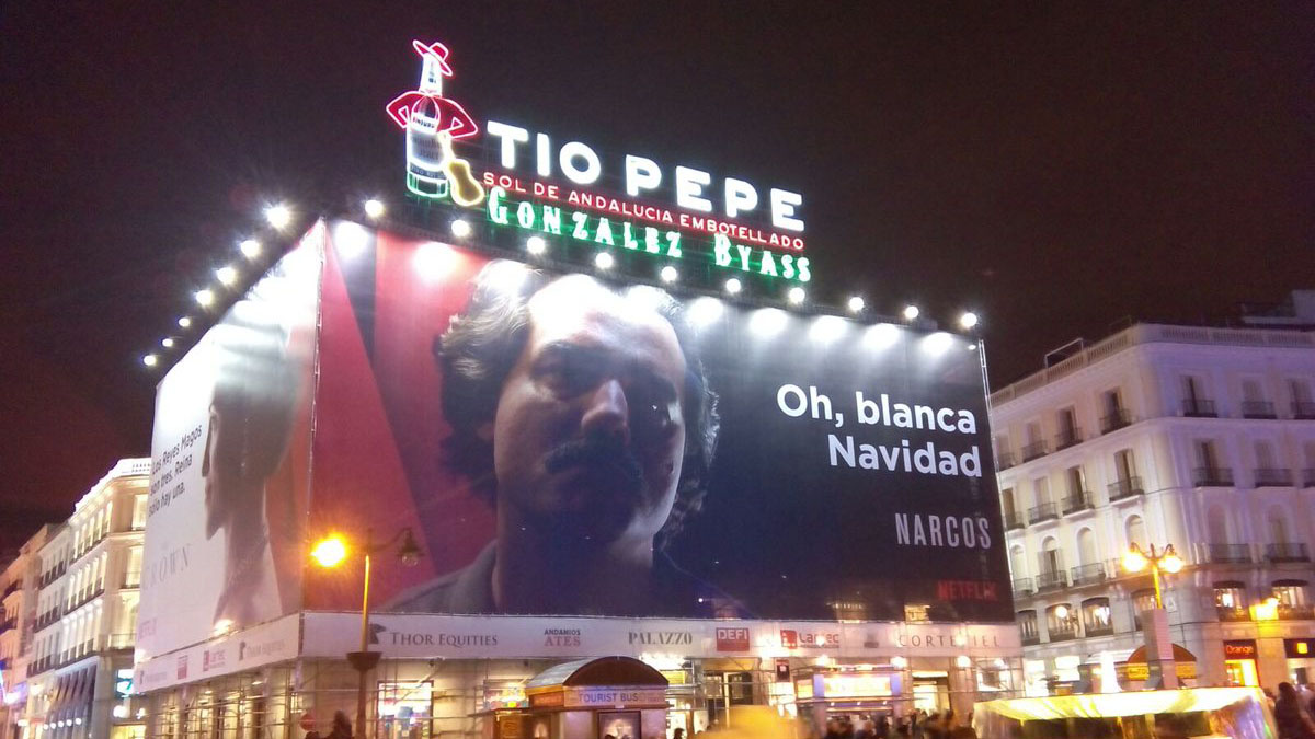 El cartel de la polémica en la Puerta del Sol.
