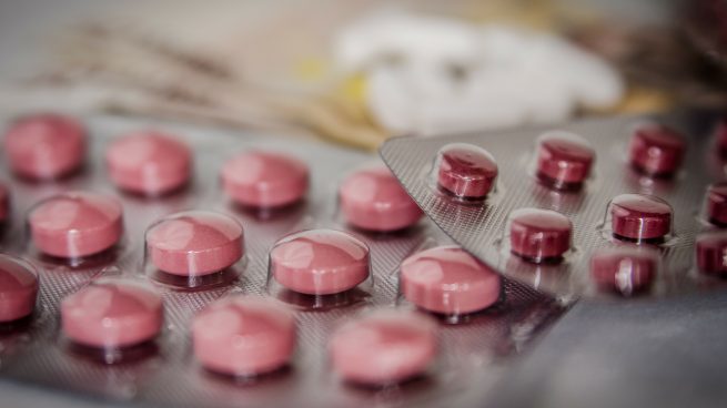 ¿Podemos tomar juntos los medicamentos ibuprofeno y paracetamol?
