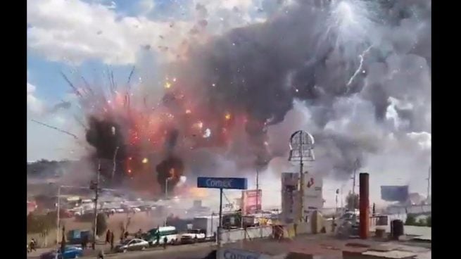 Al menos 31 muertos y 70 heridos en una explosión en una fábrica de fuegos artificiales en México