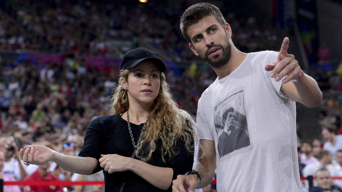 Gerard Piqué, junto a Shakira en un evento en Barcelona. (AFP)