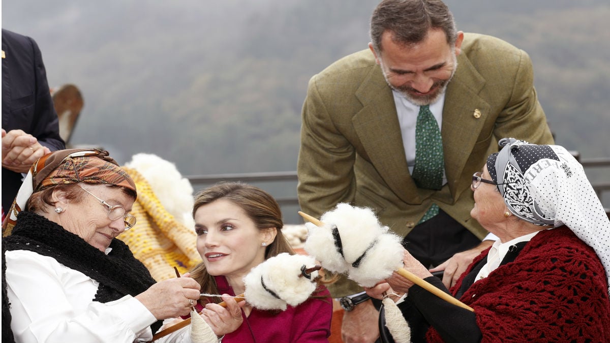 Los Reyes, en su visita al Pueblo Ejemplar de Asturias.