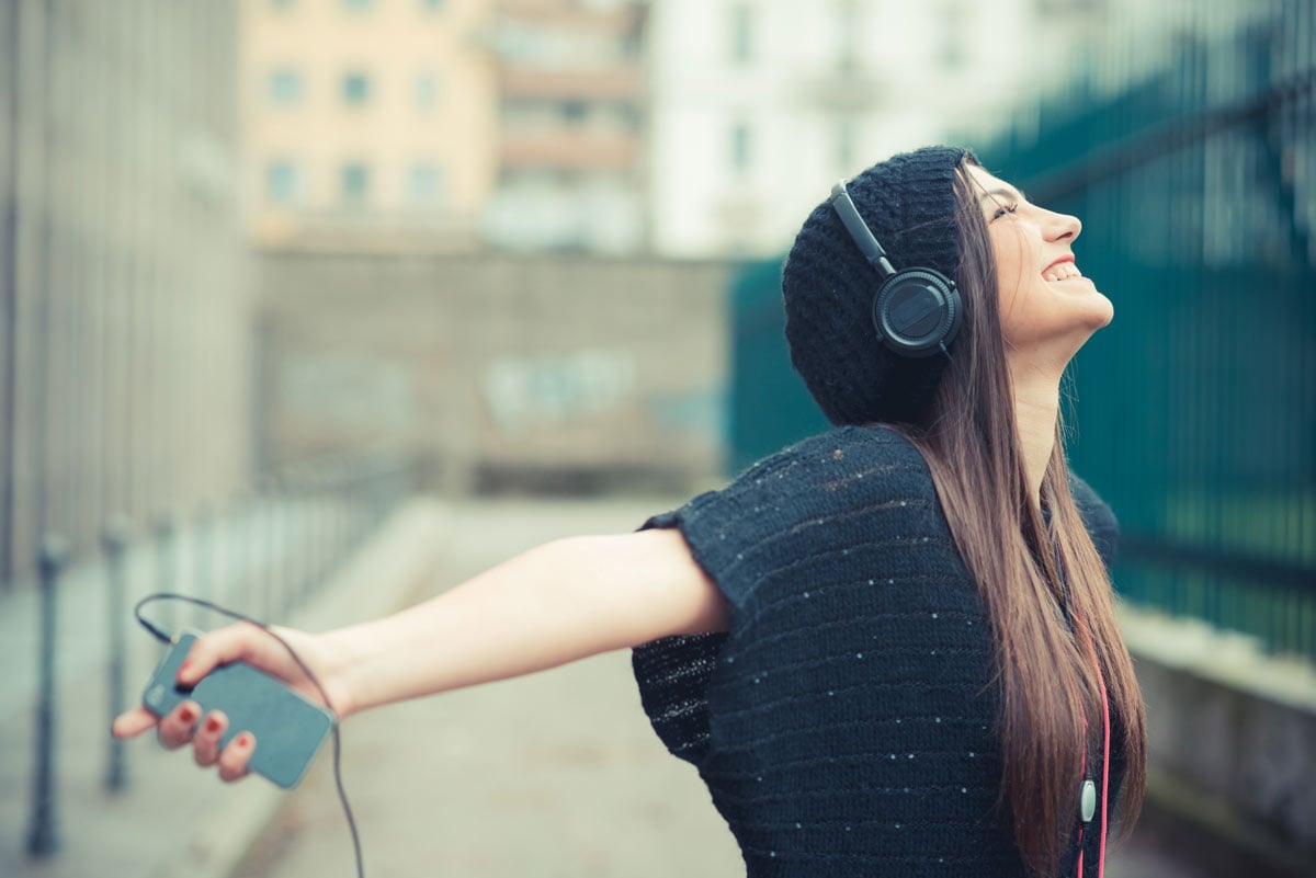 5 beneficios de escuchar música que te ayudarán en tu vida