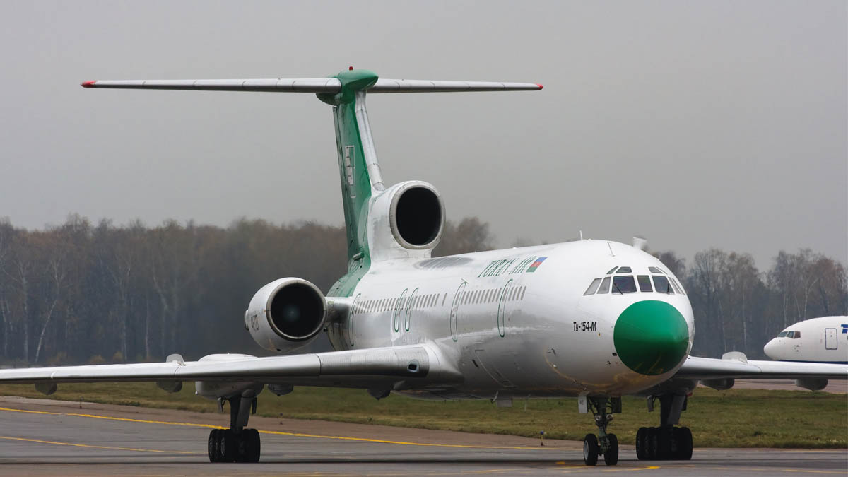 Un TU-154 parecido al avión desaparecido en Rusia.