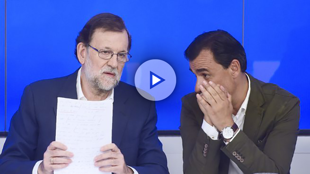 Mariano Rajoy y Fernando Martínez-Maíllo. (Foto: EFE)