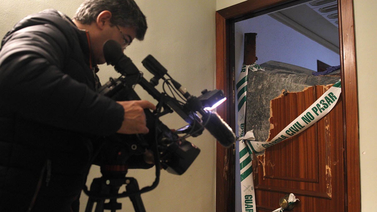 La Guardia Civil tuvo que romper la puerta para entrar en la casa (Foto: EFE)