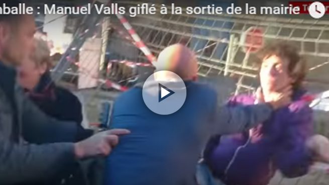 Manuel Valls sufre una agresión haciendo campaña en las primarias socialistas
