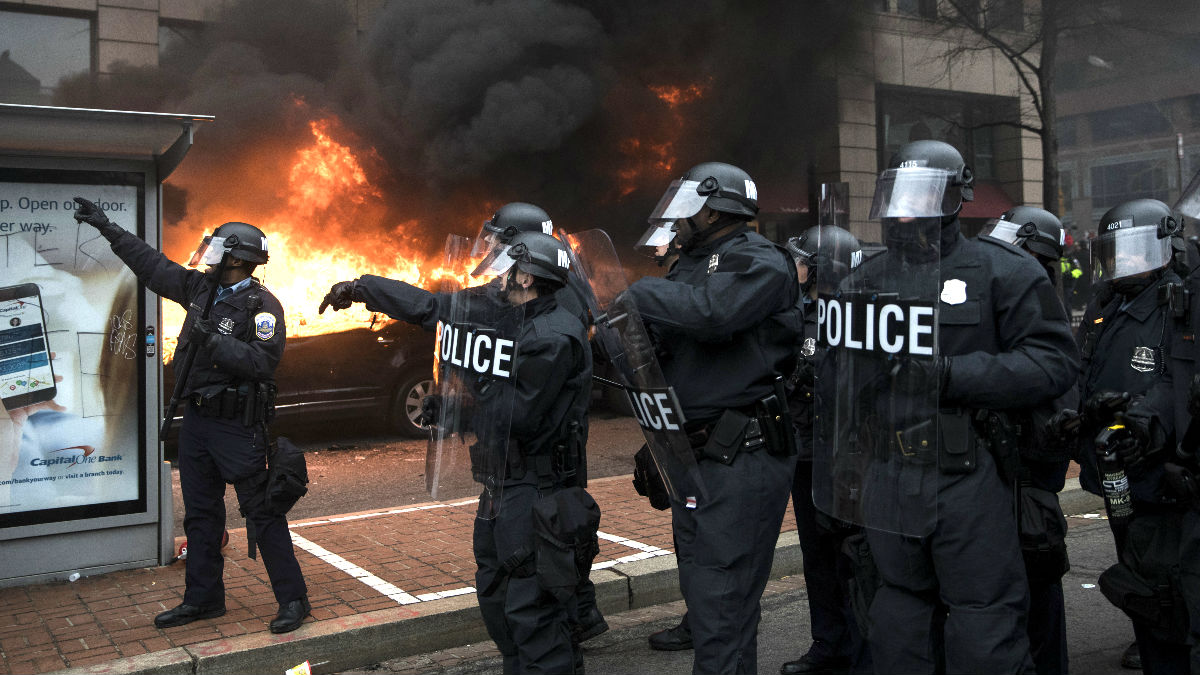 Policías este viernes en Washington (Foto: AFP).