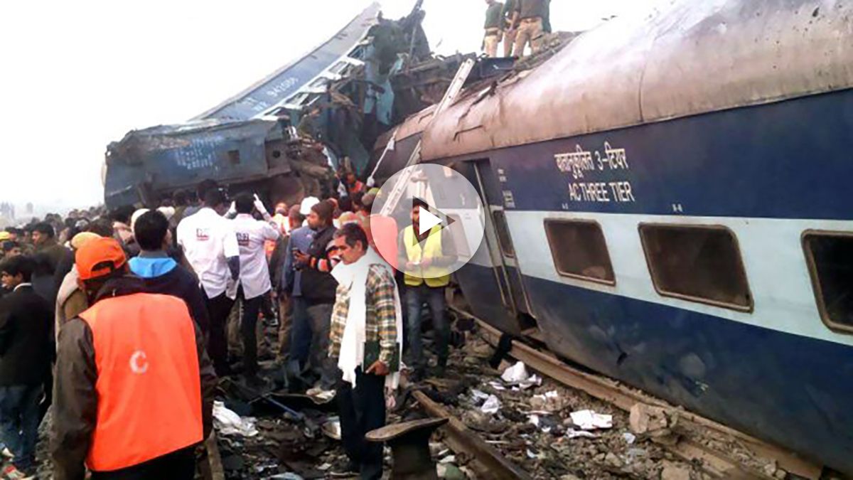 Imagen de un reciente accidente de tren en lndia (Foto: AFP).