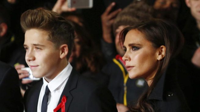 El hijo de los Beckham sale con la ex de Justin Bieber