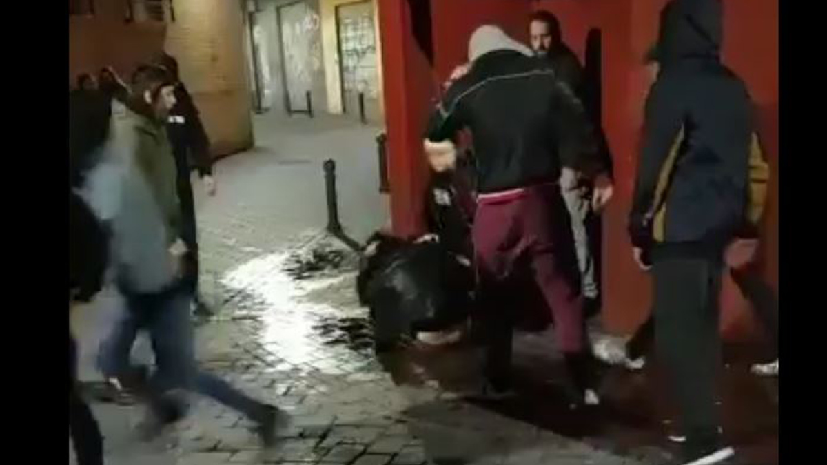 Salvaje agresión a una joven en Murcia por parte de unos antifascistas.
