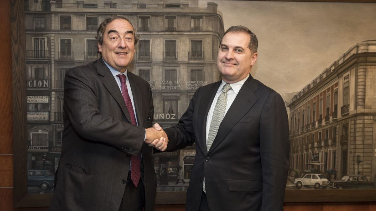 El acuerdo de vinculación ha sido firmado por el presidente de la  compañía, José Manuel Vargas, y el presidente de CEOE, Juan Rosell.