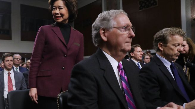 El portavoz de la mayoría republicana en el Senado pide «cautela» a Trump con la inmigración