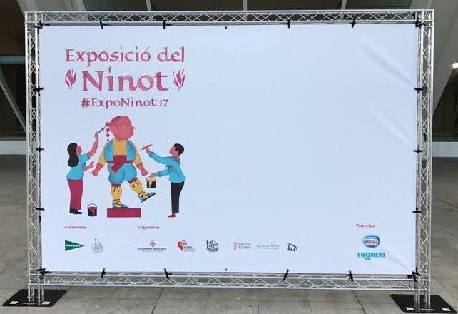 Llegada de los primeros ninots de la Exposición del Ninot 2017