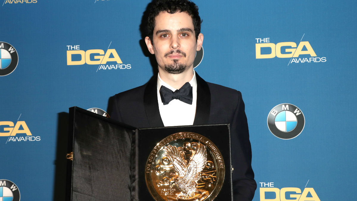 Damien Chazelle con el premio (Foto: AFP).