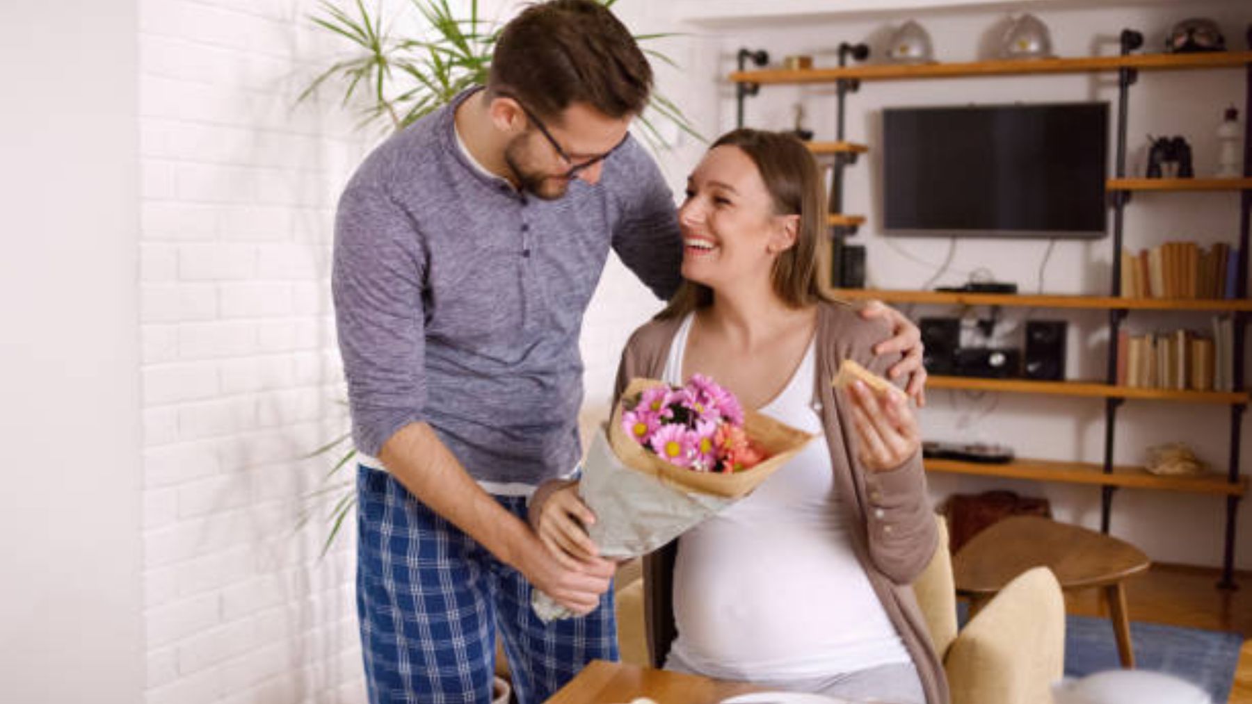 Los mejores planes para celebrar San Valentín con un embarazo