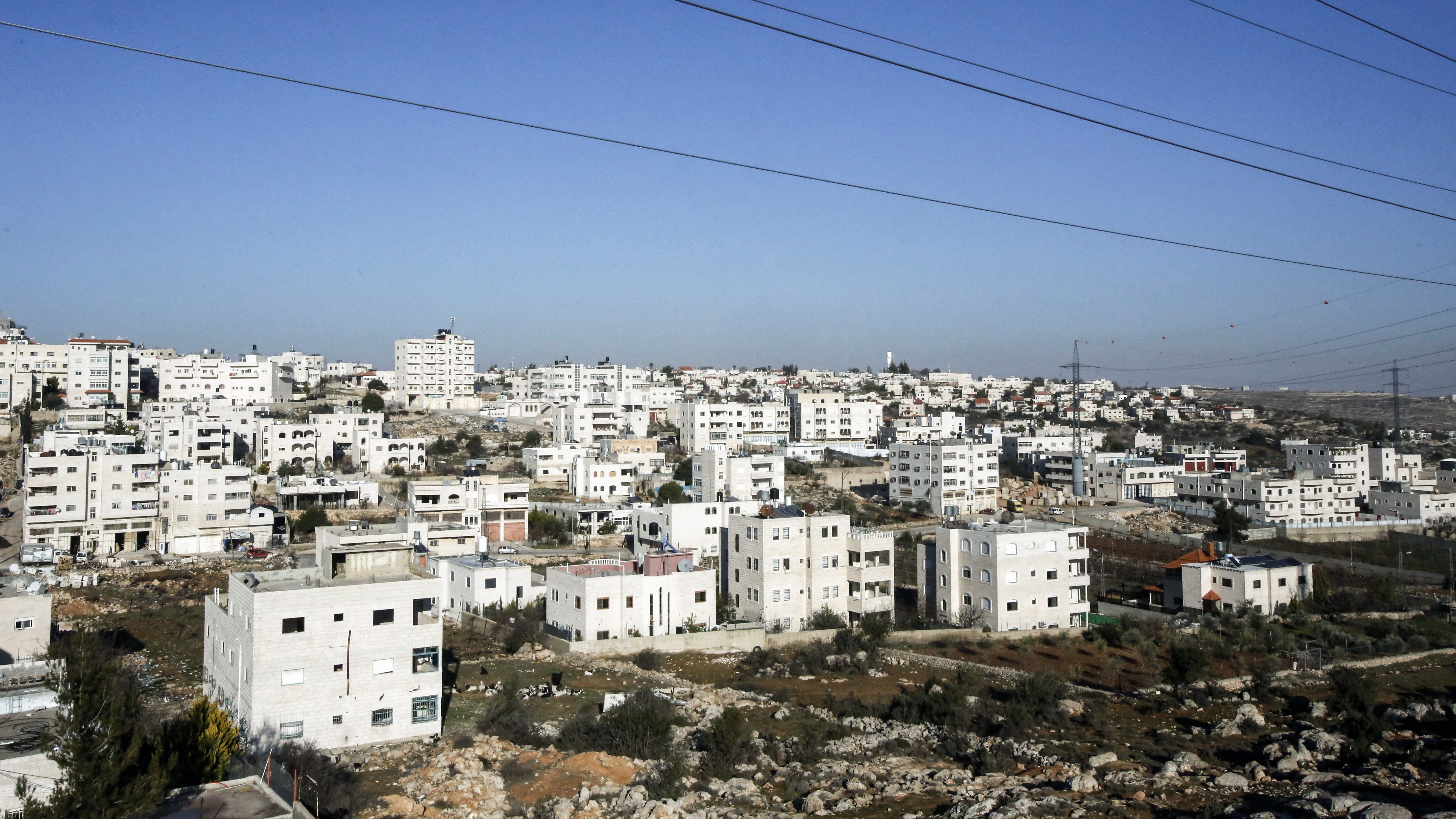 Vista del asentamiento israelí de Givat Harsina desde Hebrón, en Cisjordania (Foto: AFP)