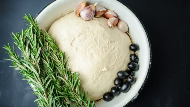 Focaccia de ajo y romero