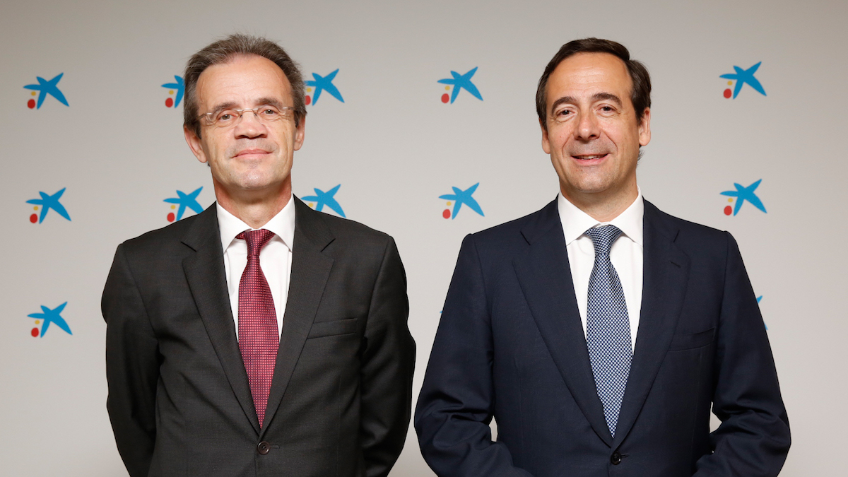 Jordi Gual, presidente de CaixaBank y Gonzalo Gortázar, consejero delegado