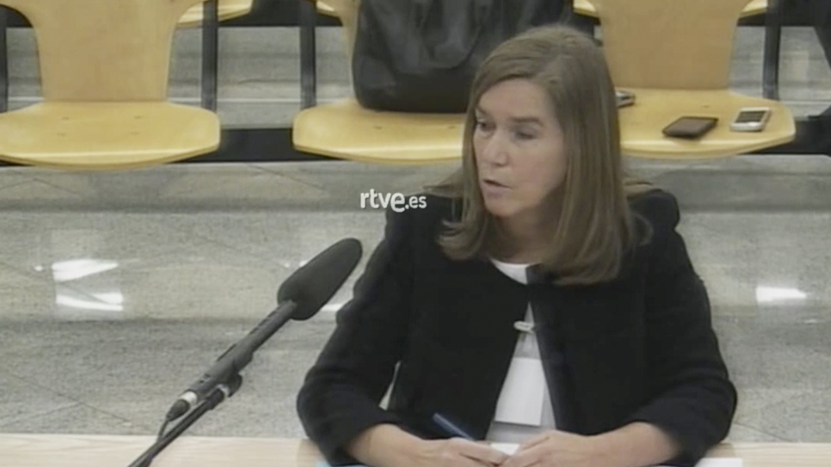La ex ministra Ana Mato, cuando declaró como beneficiaria a título lucrativo en el juicio de Gürtel.