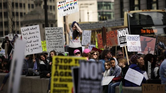 Miles de ciudadanos se manifiestan en las calles de EEUU contra Trump en el Día de los Presidentes