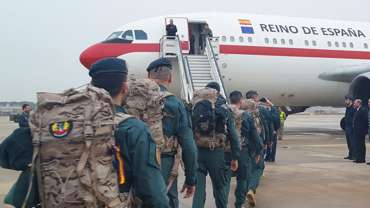 Guardias civiles llegando a la misión española en Irak.  (Foto: Ministerio del Interior)