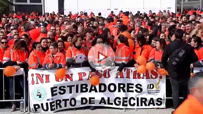 Fomento no cede al chantaje sindical y liberaliza la estiba en los puertos españoles