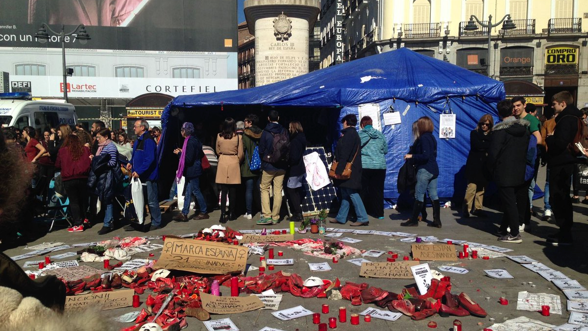 Acampada en la Puerta del Sol por la violencia machista. (Foto: TW)