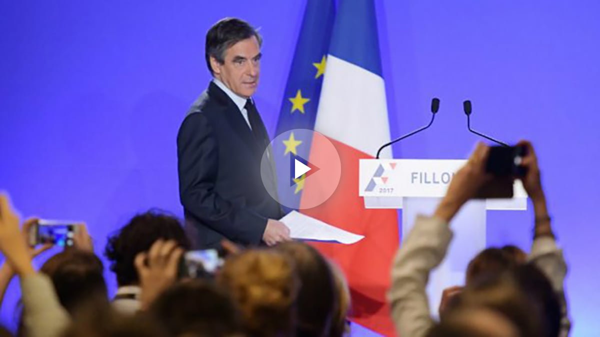 El candidato presidencial francés, François Fillon, comparece en rueda de prensa ante la prensa para aclarar lo ocurrido este miércoles en relación al caso del empleo ficticio de su mujer Penelope. Foto: AFP