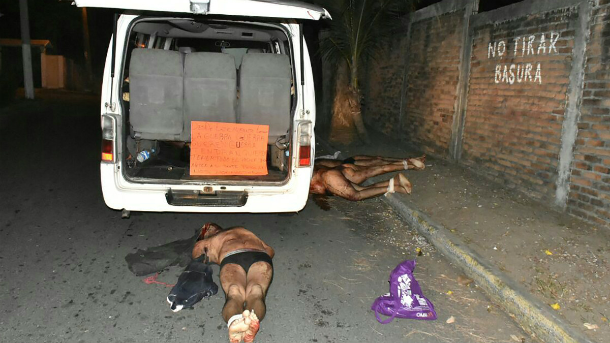 Hallan una camioneta con 11 cadáveres con signos de tortura en Veracruz, México. (AFP)