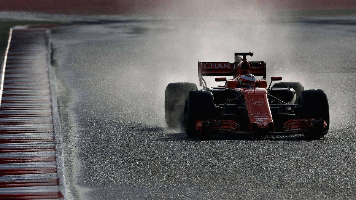 Stoffel Vandoorne con el MCL32 de McLaren-Honda en Barcelona Getty)