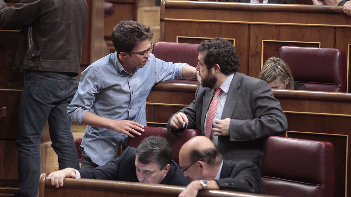 Iñigo Errejón discute con Miguel Gutiérrez en el Congreso (Foto: Francisco Toledo)