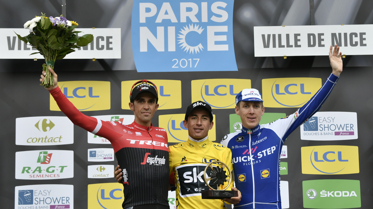 Contador, junto a Henao y Martin, en el podio de la París-Niza. (AFP)