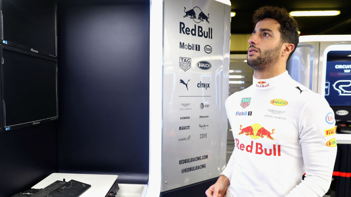 Daniel Ricciardo ha reconocido que siente lástima por la situación que vive Fernando Alonso, con quien le gustaría luchar en la zona noble de la parrilla. (Getty)