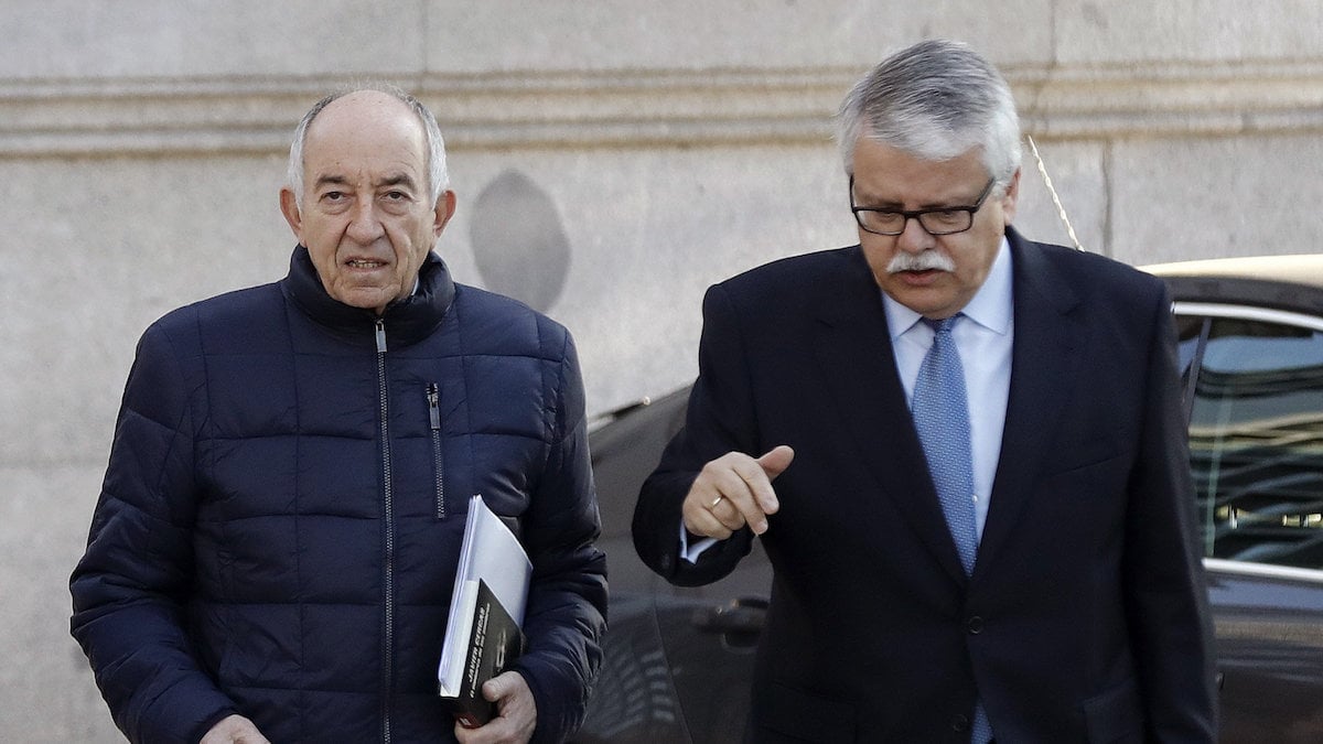 El exgobernador del Banco de España Miguel Ángel Fernández Ordóñez llega a la Audiencia Nacional. (Foto: EFE)
