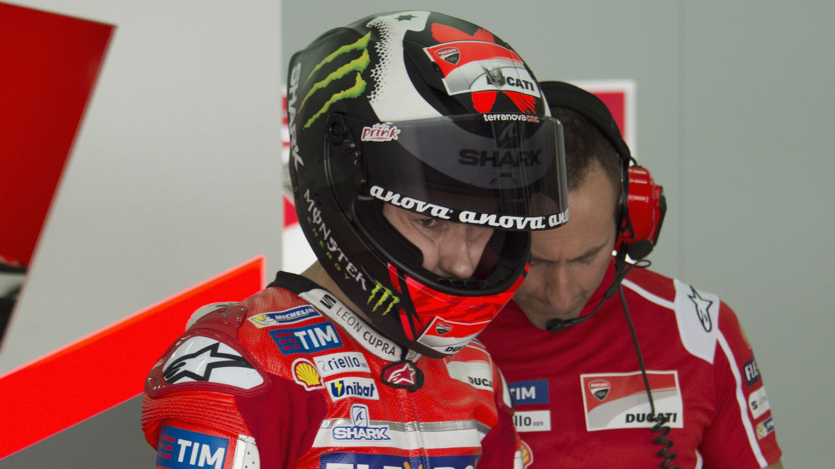 Después de lo visto durante la pretemporada de MotoGP, pocos son los que confían en una victoria de Lorenzo con Ducati en Qatar. (Getty)