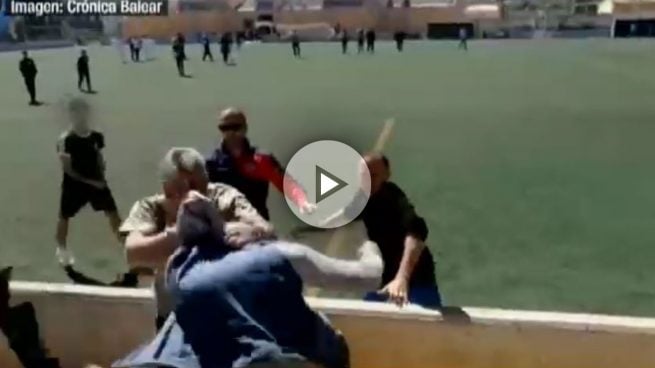 Lamentable batalla campal entre padres en un partido de fútbol de infantiles