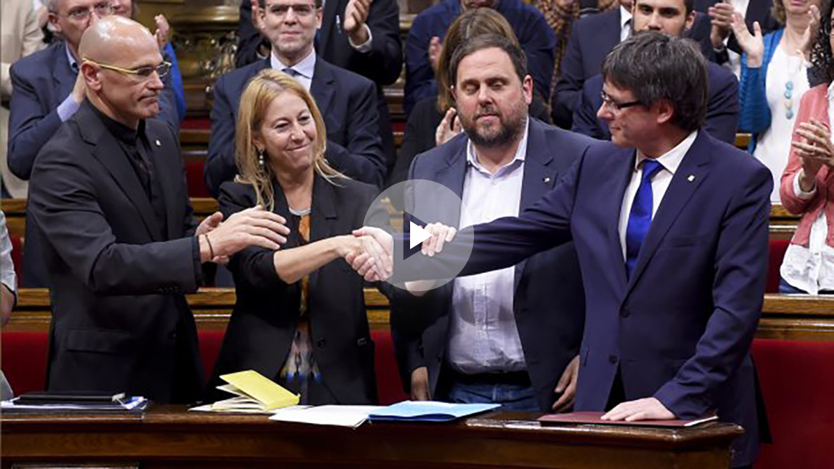Raül Romeva, Neus Munté, Oriol Junqueras y Carles Puigdemont. (Foto: AFP)