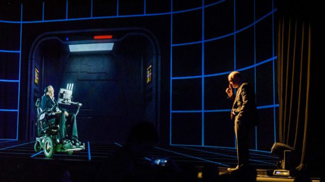 Stephen Hawking dió una conferencia en Hong Kong mediante la tecnología del holograma. Foto: AFP