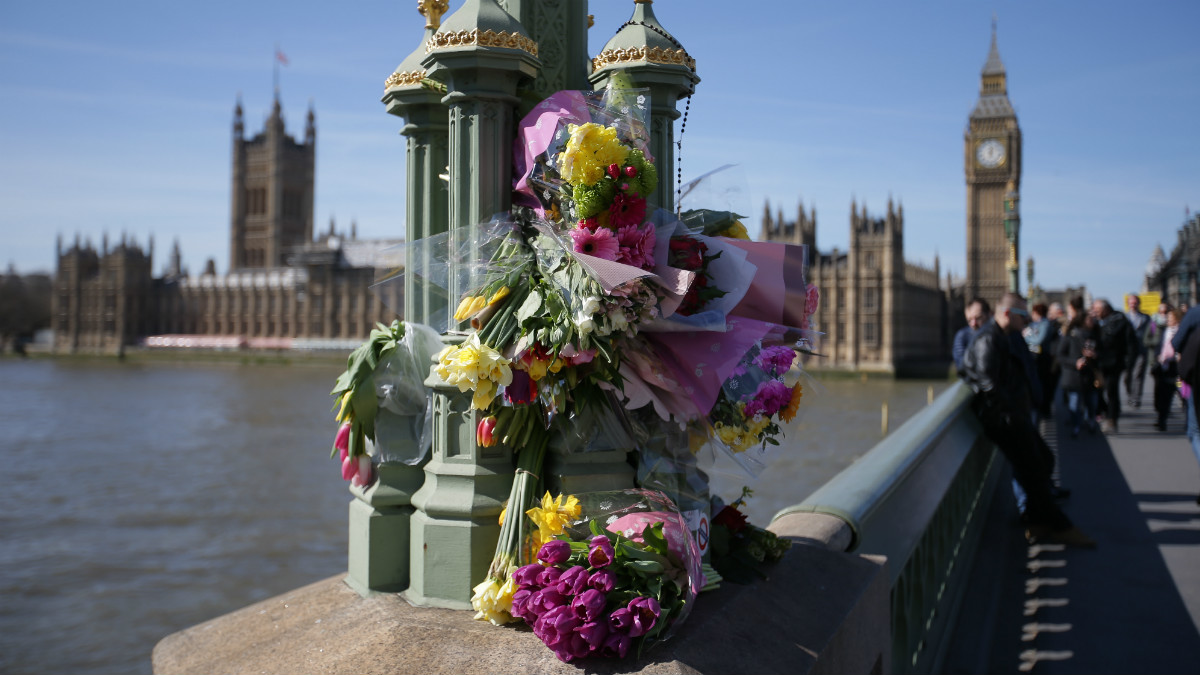 Khalid Masood, el terrorista que atentó el 22 de marzo en Londres, condujo a más de 120 kilómetros por hora por el Puente de Westminster (Foto:AFP)