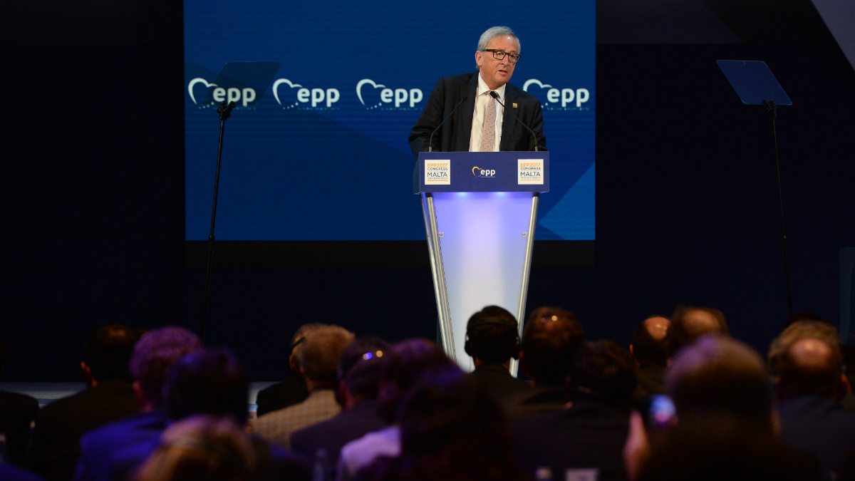 Jean-Claude Juncker, durante su discurso en el congreso del PP Europeo, en La valeta, Malta. (AFP)