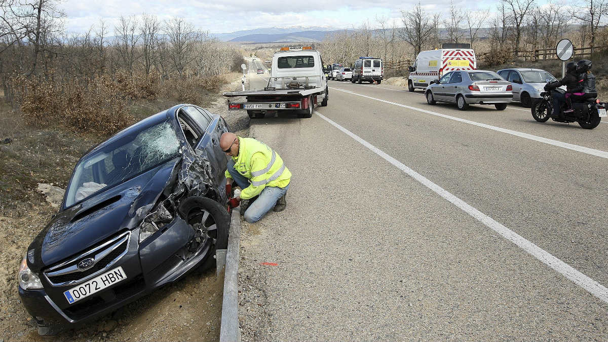 Un motorista muerto en una colisión con un turismo en Fuentetoba, Soria (Foto:EFE)