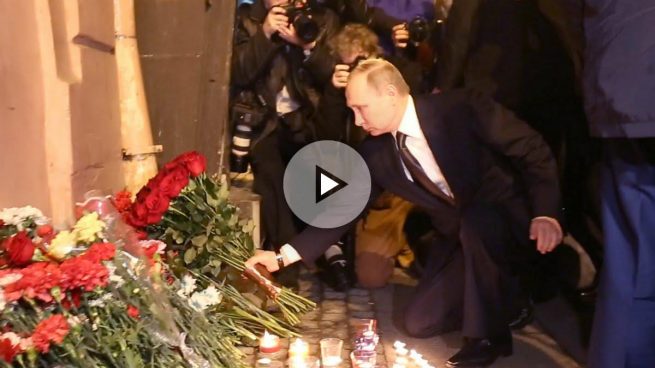 Vladimir Putin visita el lugar del atentado del Metro de San Petersburgo