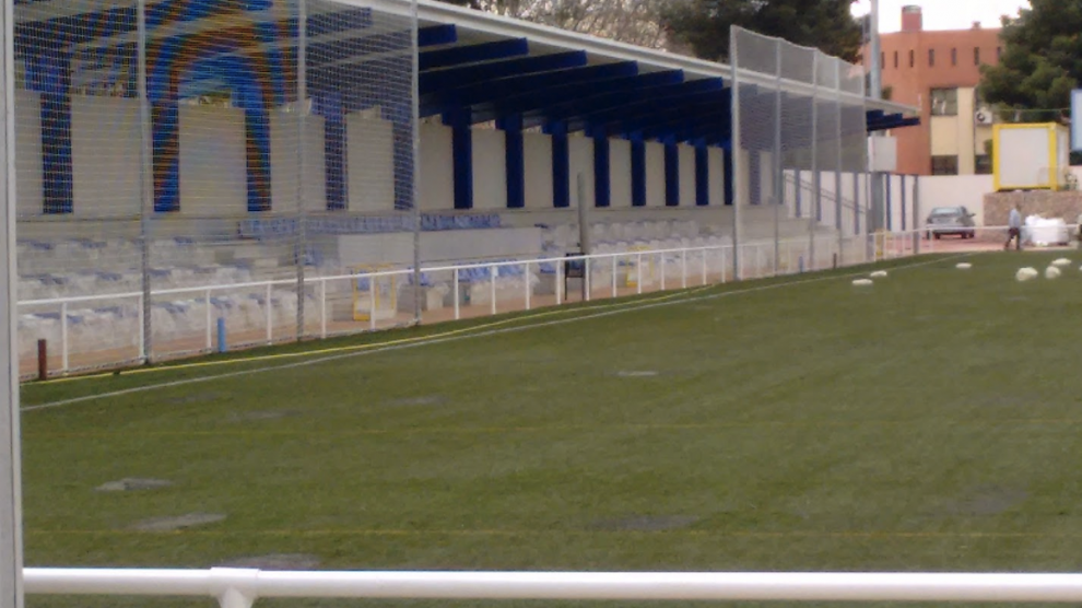 Nuevas gradas que no fueron pintadas de los colores del club, rojo y blanco. (Foto: OKDIARIO)