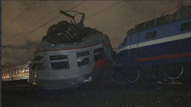 Al menos 20 heridos, la mayoría graves, en un choque de trenes en Moscú